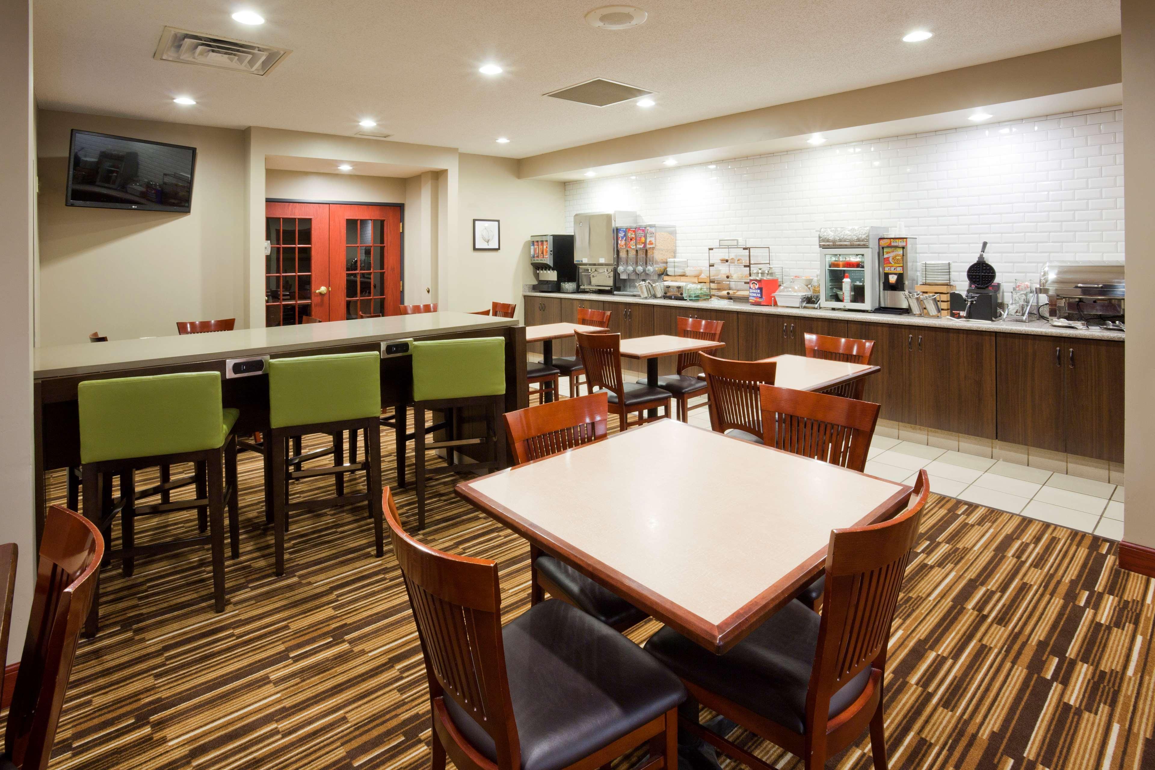 威尔马丽怡套房酒店 Willmar 外观 照片